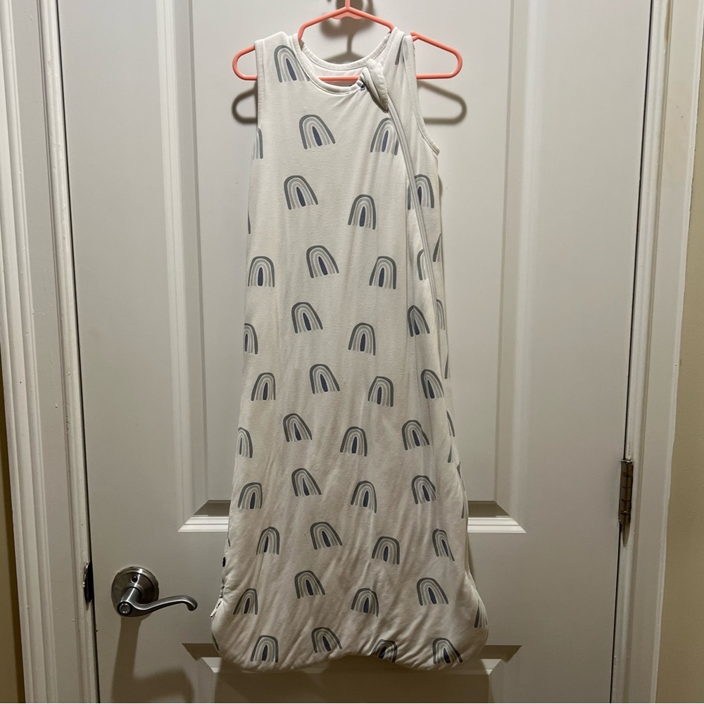 Kyte BABY Cream Sleep Sack with Blue Rainbow Pattern